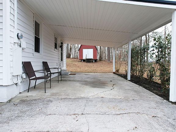 4th image of 817 Minnis Rd NE