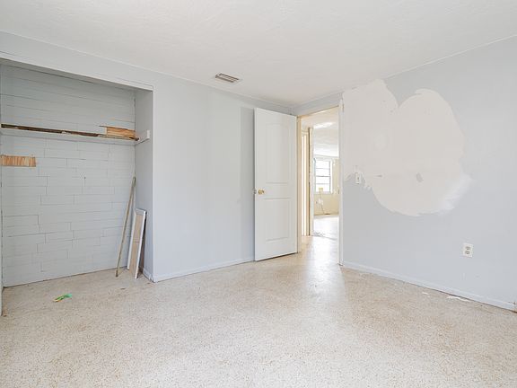 5th image of 12611 Capitol Dr
