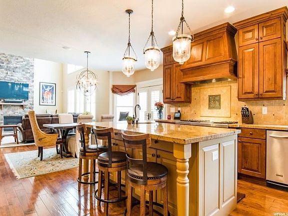 2nd image of 3091 E Hiddenwood Dr