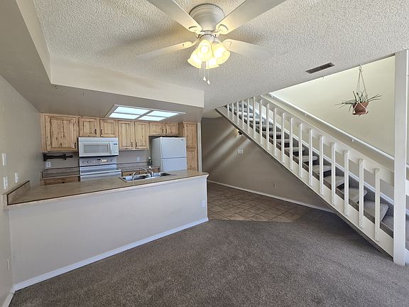 3rd image of 402 Forest Edge Ln APT B
