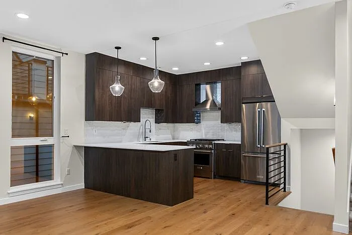 3 bed, 2.0 bath, 1421 sqft, $4,750 — Photo 4