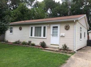 2015 Windsor St, Pekin, IL 61554