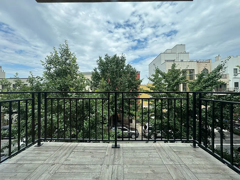 689 Leonard St #3A — Photo 7