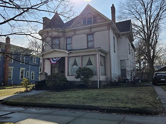 2nd image of 714 W Washington St