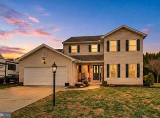 13 Fieldcrest Dr, Littlestown, PA 17340