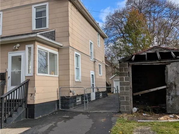 6 Gladys St, Rochester, NY 14621
