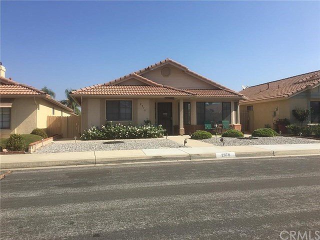 LOVELY, WELL CARED FOR AND MAINTAINED HOME IN 55+ SENIORS ONLY TRACT. HOA ONLY $50/YEAR. LOCATED BLOCKS TO:MALL, MOVIES, STORES,SHOPS, DINING,GROCERIES.