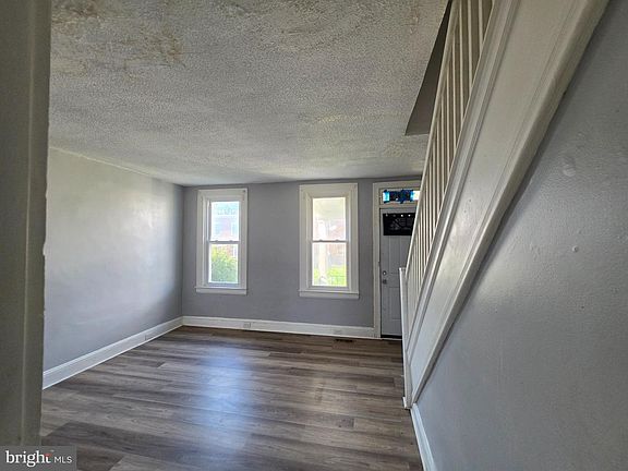 4th image of 3233 Elmley Ave