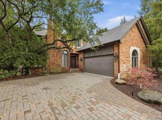 160 Kirkwood Ct, Bloomfield Hills, MI 48304