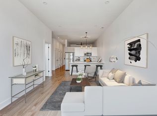 3312 N Halsted St #4R, Chicago, IL 60657