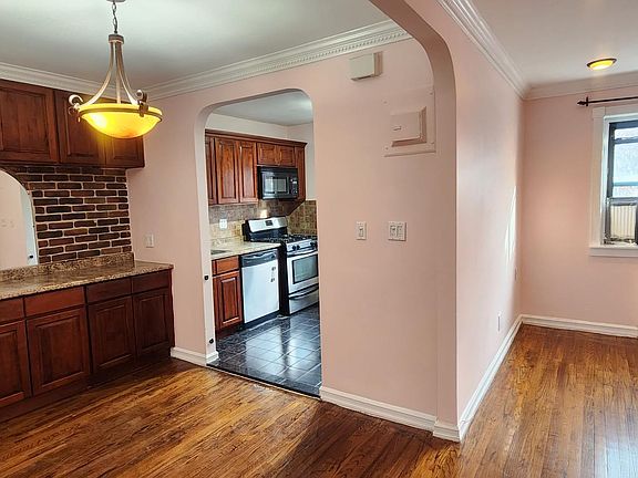 3rd image of 6968 137th St Floor 1