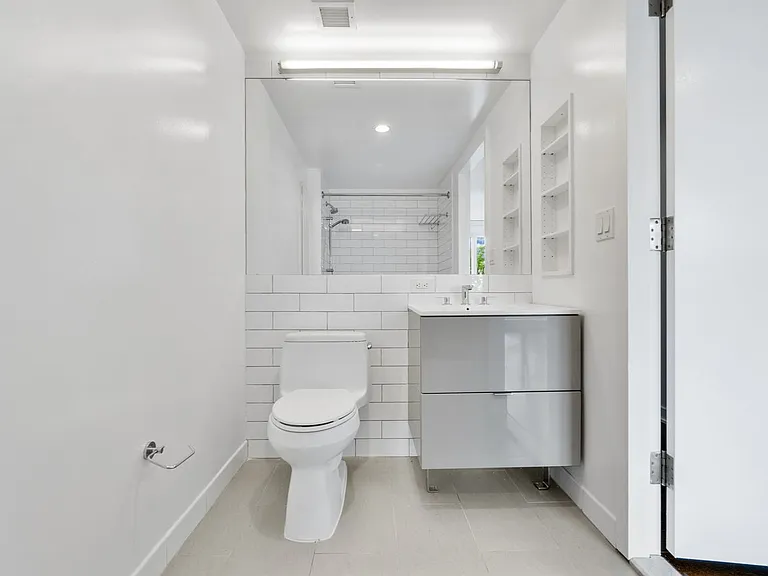 400 W 113th St #329 — Photo 13