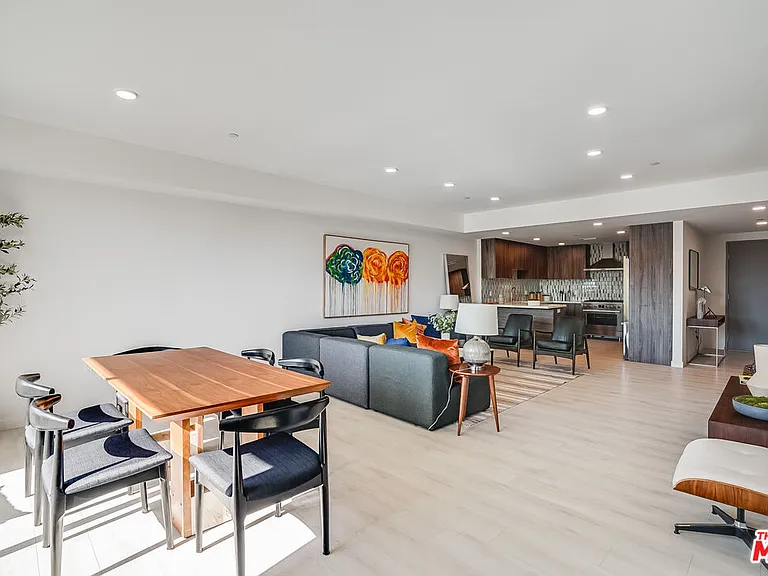 1021 S Shenandoah St #303 — Photo 3
