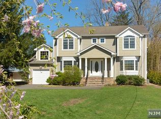 987 S Maple Ave, Glen Rock, NJ 07452