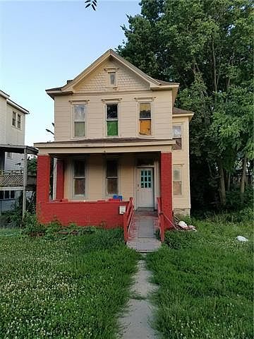 1st image of 3321 E 9th St