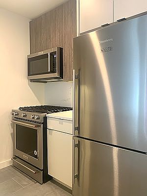 1st image of 520 W 43rd St APT 6M