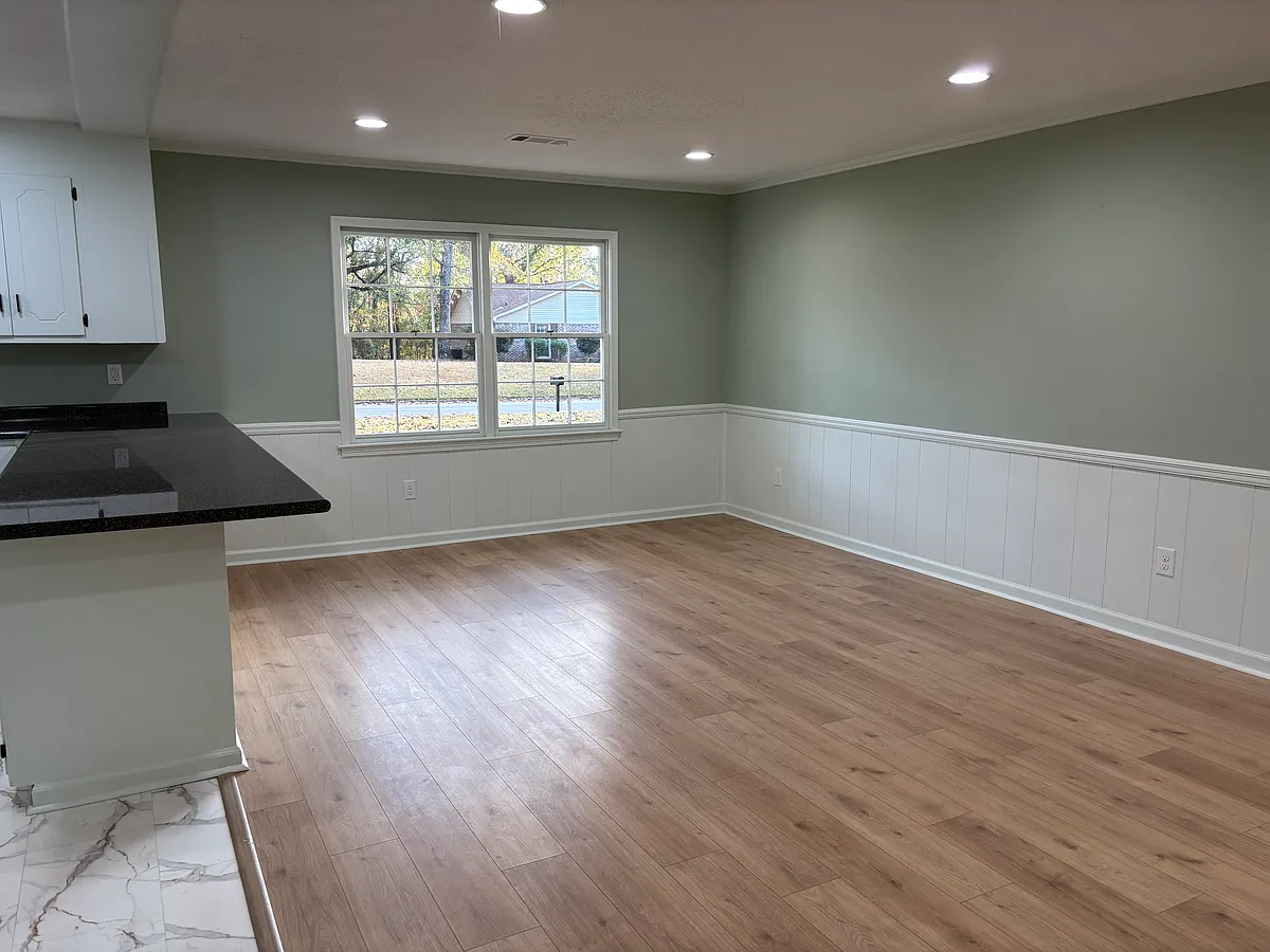 Building Photo - 7012 Forest Mill Dr