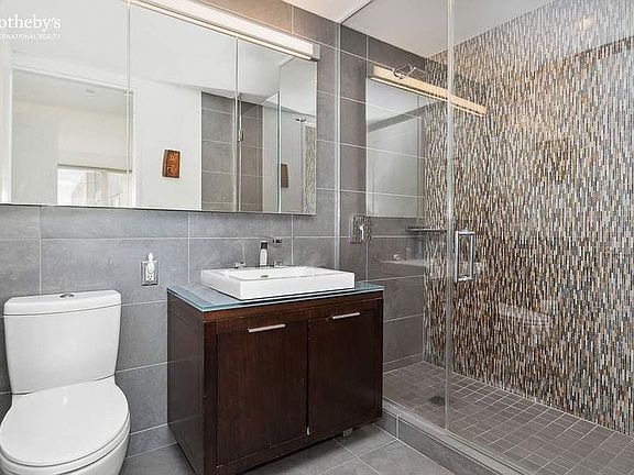 4th image of 34 N 7th St APT 8A