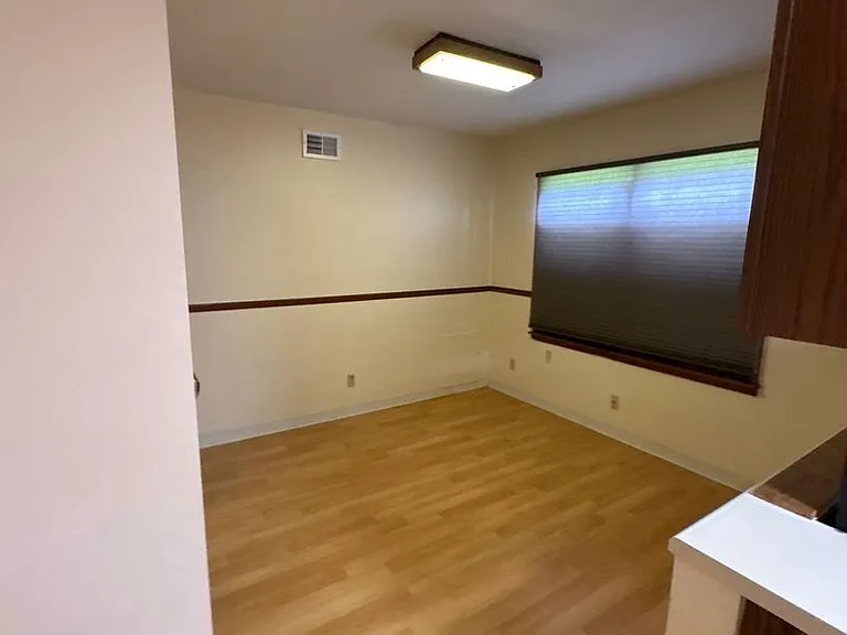 1552 Delmont Rd — Photo 17