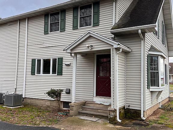 3rd image of 8769 Clendaniel Pond Rd