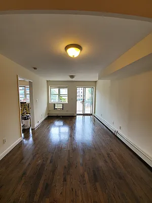 Rented by Astoria Realty | media 9