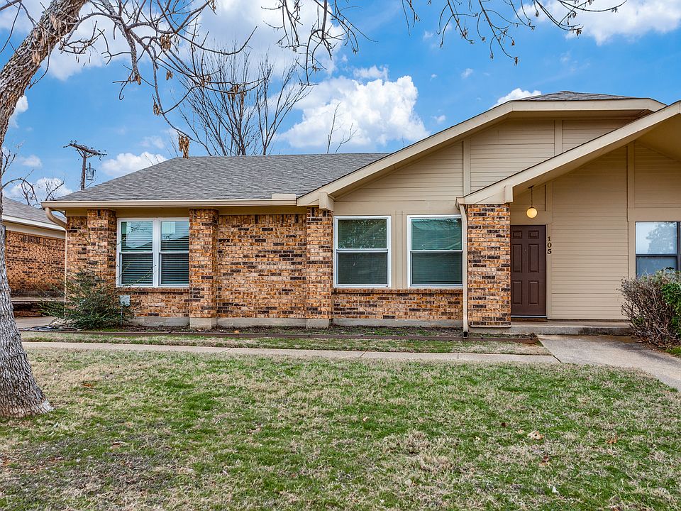 1st image of 105 Hickory Springs Dr