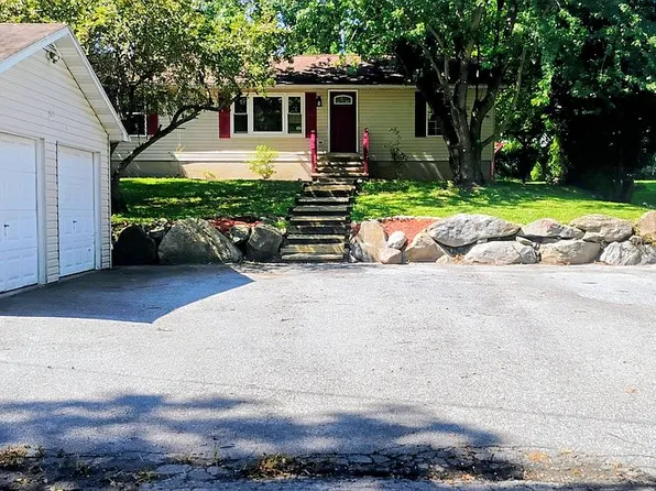 128 Sampson St, East Bangor, PA 18013