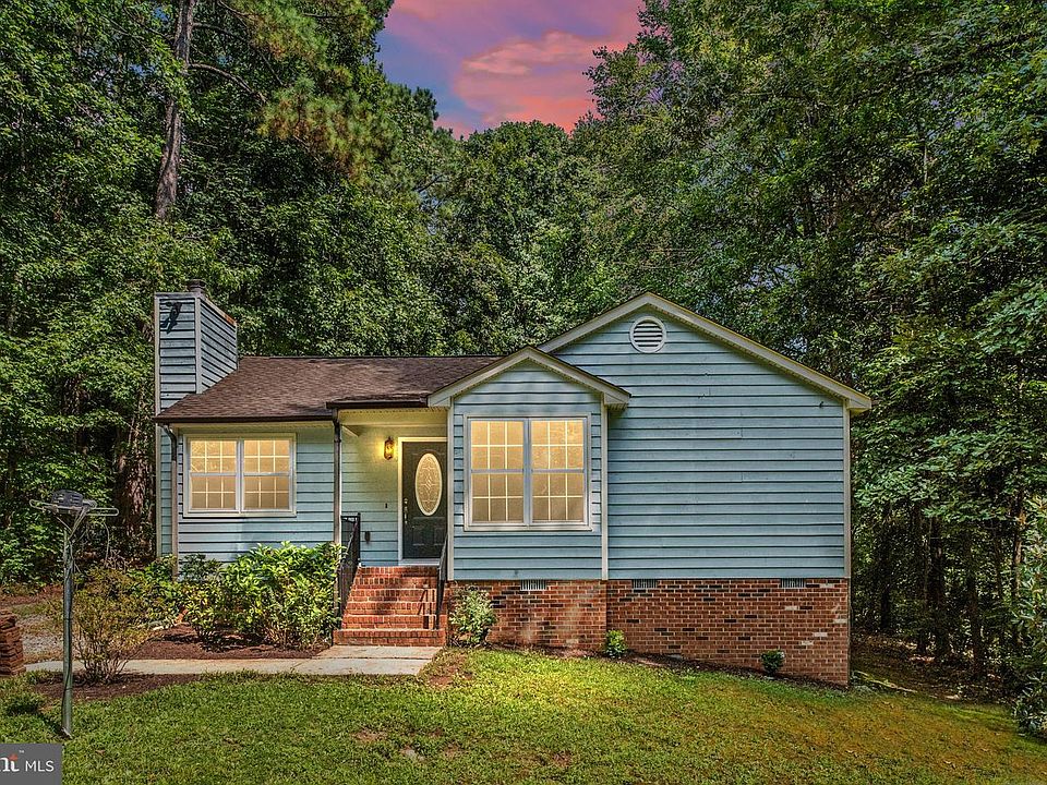 1st image of 440 Lake Caroline Dr
