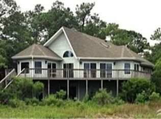 604 Mimosa Pl, Oak Island, NC 28465