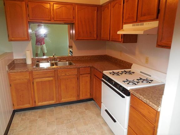 3rd image of 7010 Shaulis Dr