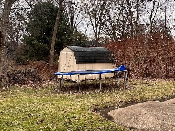 5th image of 250 Baker Dr