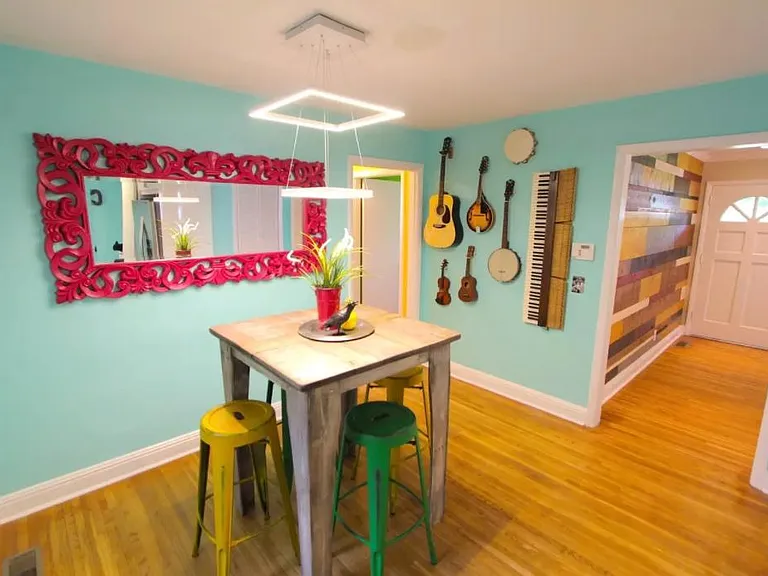 565 Whispering Hills Dr — Photo 6