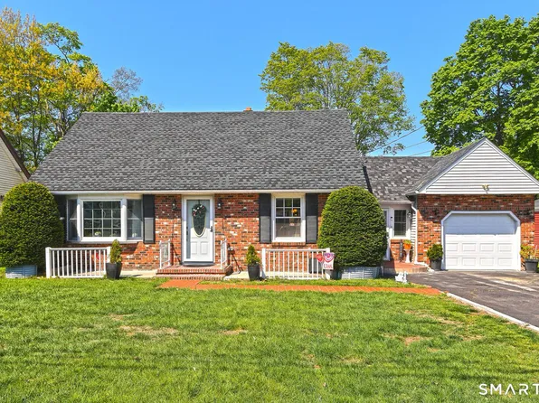 10 Glenmoor Drive, East Haven, CT 06512