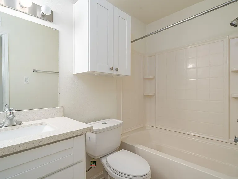 Kimberly House Apartments — Photo 14