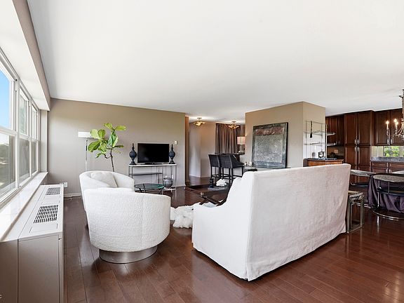 4th image of 25 E 40th St APT 6B