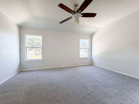4th image of 2886 OAKBRANCH RDG