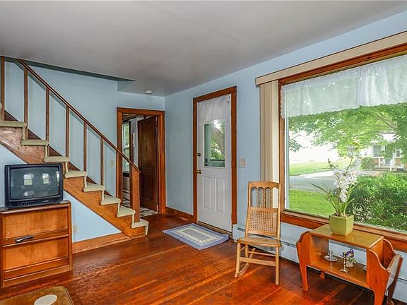 5th image of 39 Meadow St