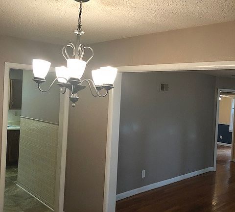 5th image of 607 NE Meadow Ln