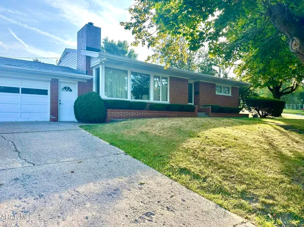 404 51st St, Altoona, PA 16602