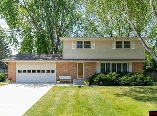 1032 Marie Ct, North Mankato, MN 56003