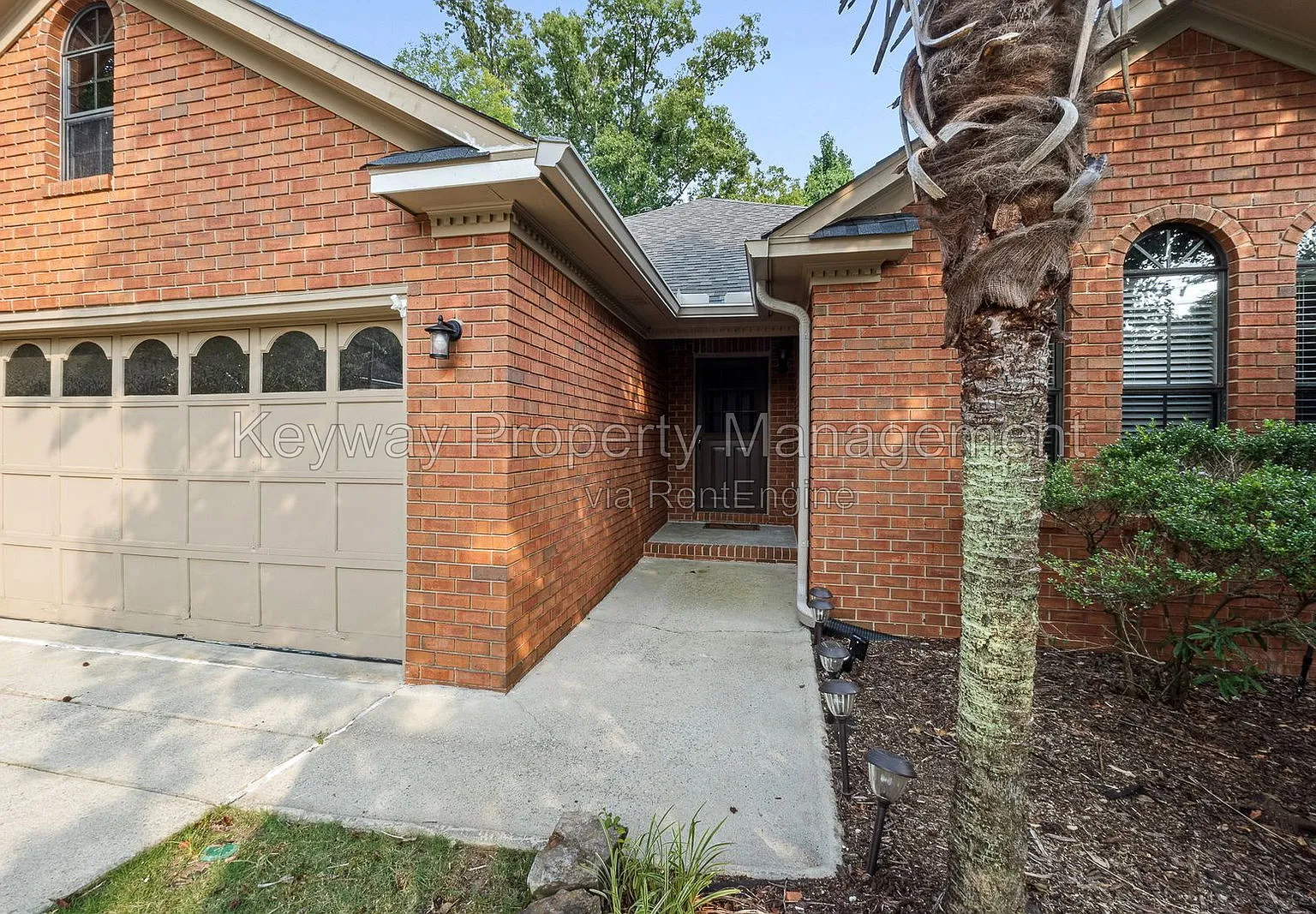 3 bed, 2.0 bath, 1633 sqft, $1,735 — Photo 3