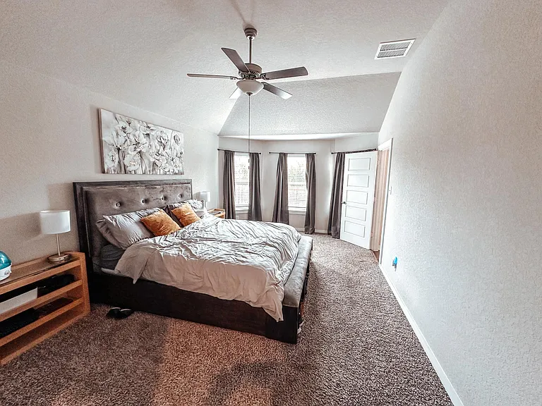 6818 Emerald Valley — Photo 20