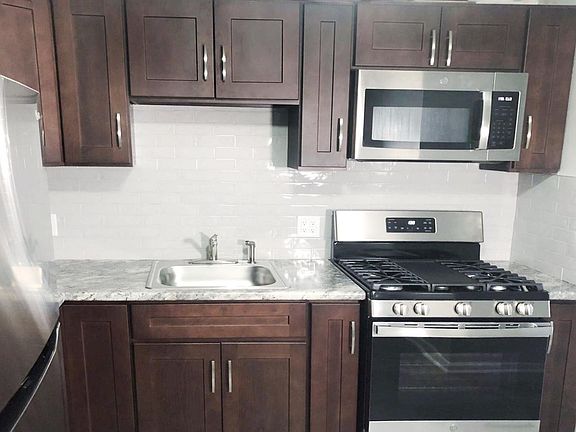 2nd image of 42 Oakland Ave APT 2