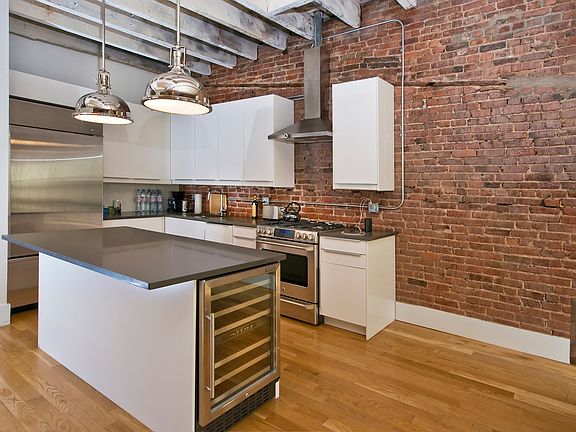 4th image of 84 Franklin St #5