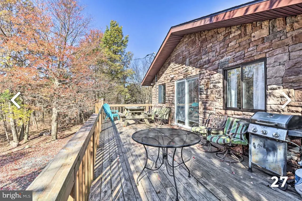 111 Country Ct photo 1