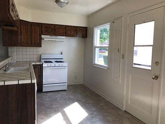5th image of 1042 W Glenoaks Blvd
