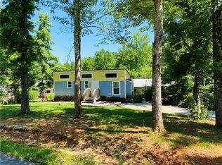 717 Essex Dr, Westminster, SC 29693