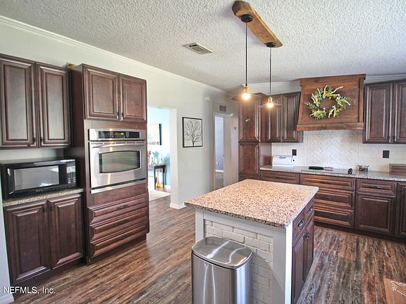 5th image of 4134 SAUNDERS Drive