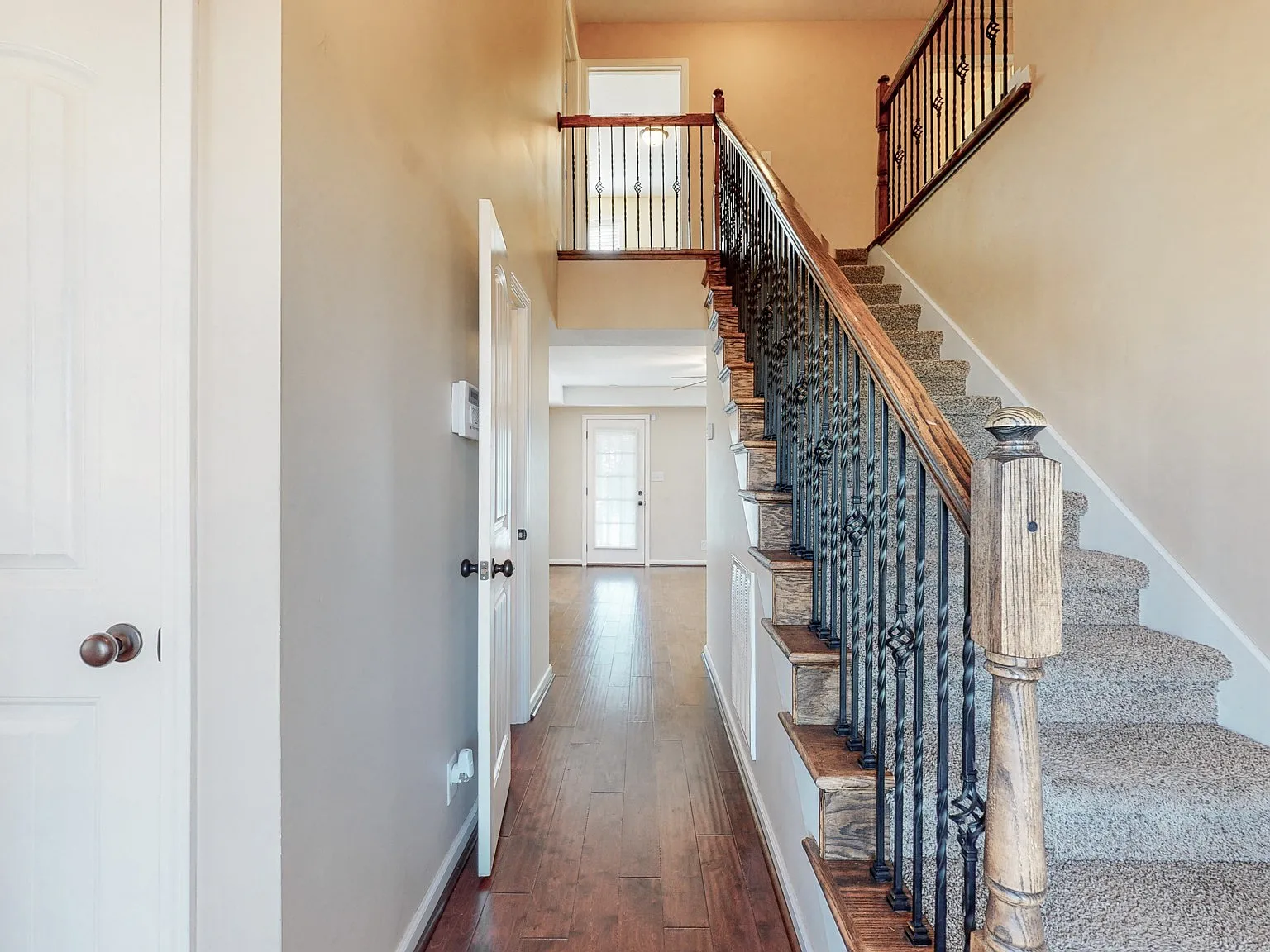 4 bed, 2.5 bath, 2353 sqft, $2,300 — Photo 3