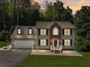 1105 Fox Hunt Ln, Reidsville, NC 27320